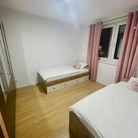 Muric Apartman 8 *