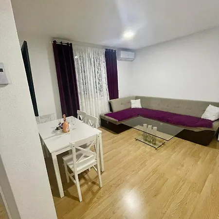 Muric Apartman 8 Apartment *