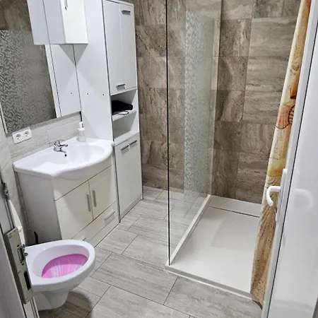 Muric Apartman 8 *